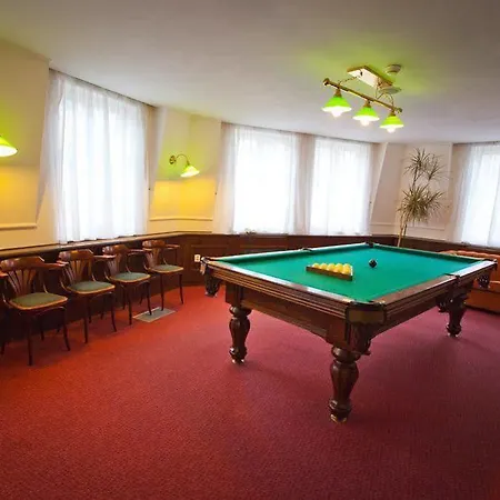 Lazensky Moskevsky Dvur 4* Κάρλοβι Βάρι